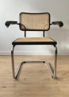 Bauhaus Krzesło z podłokietnikami s64.jpeg